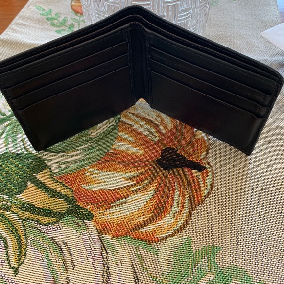 Men’s Gucci wallet - Picture 1 of 2